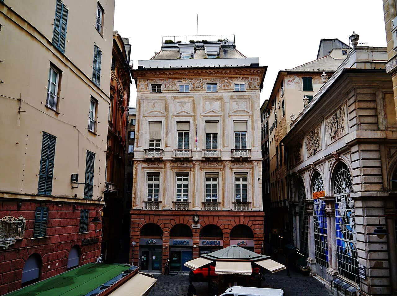 violenza centro storico Genova