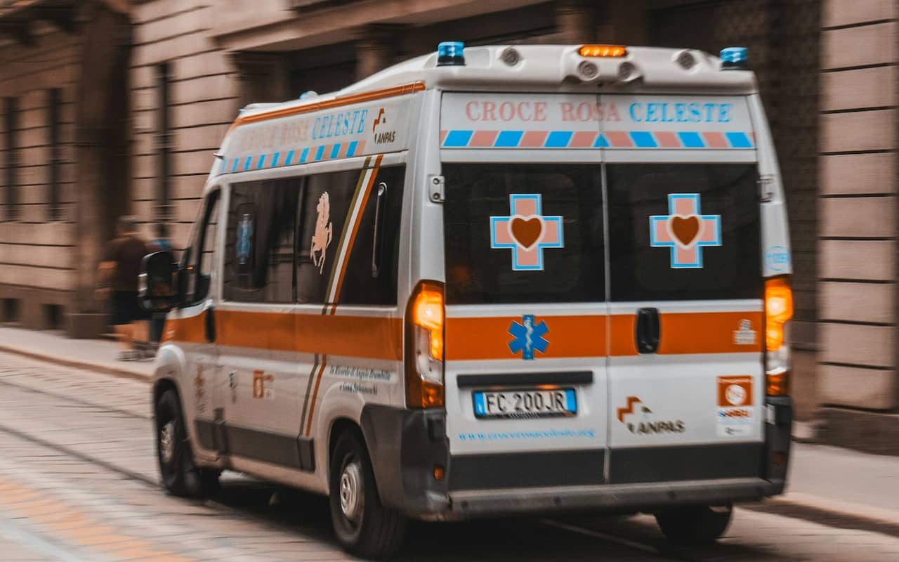 investimento stradale Torino anziano morto