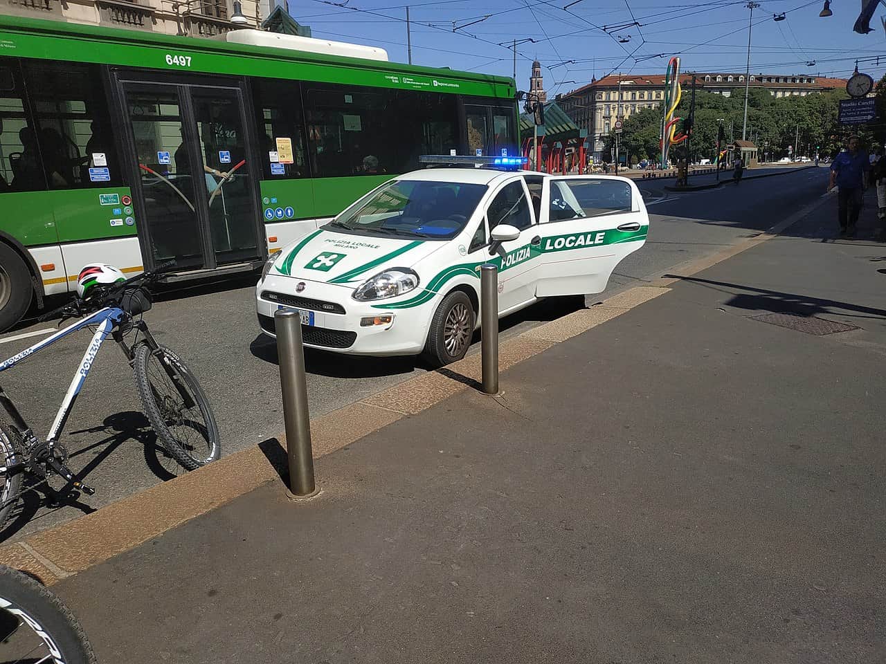 incidente moto Milano piazza Prealpi