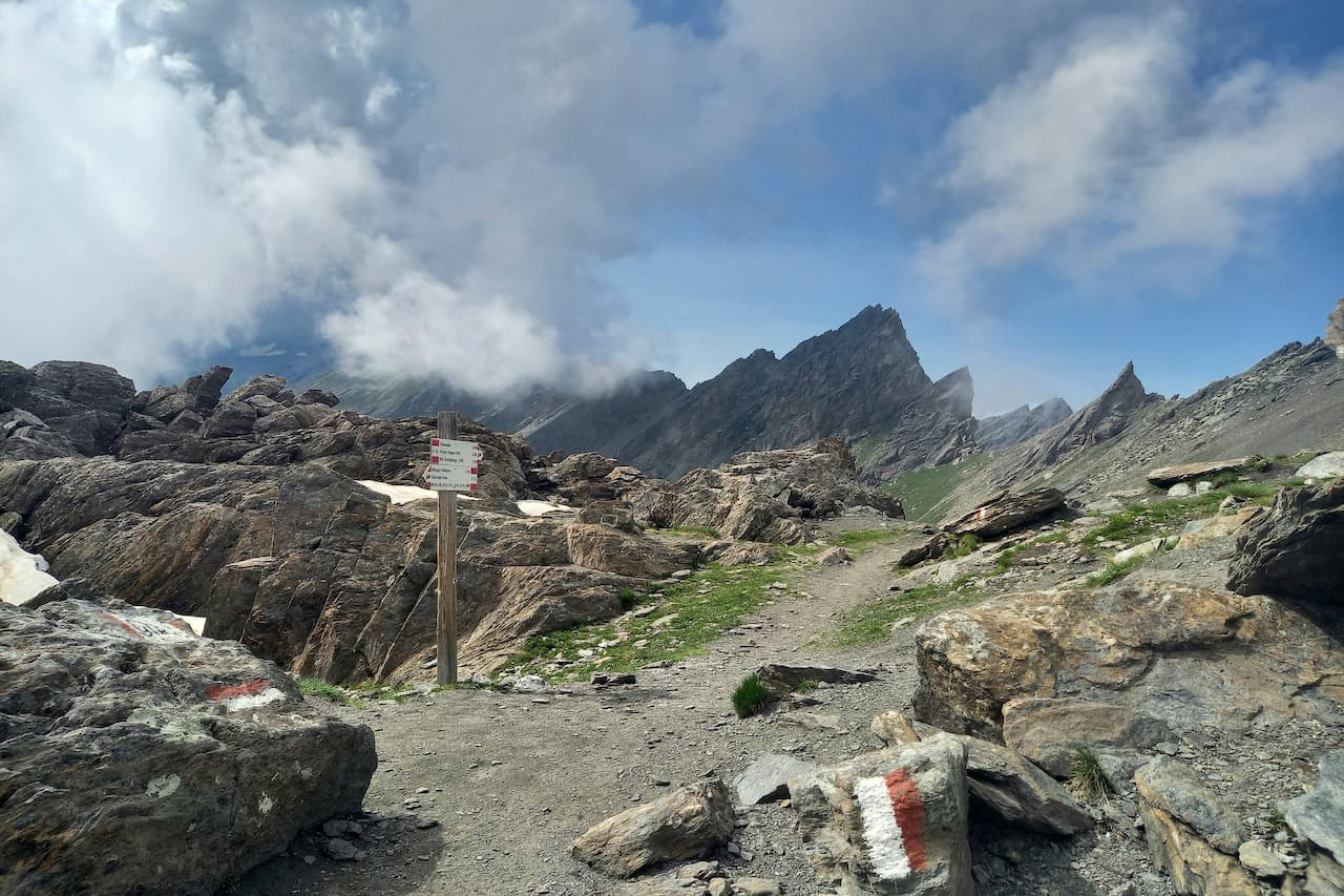 Prosegue nel 2026 la manutenzione straordinaria dei sentieri nel Parco naturale del Monviso. Interventi in valle Varaita e valle Po per sicurezza ed orientamento